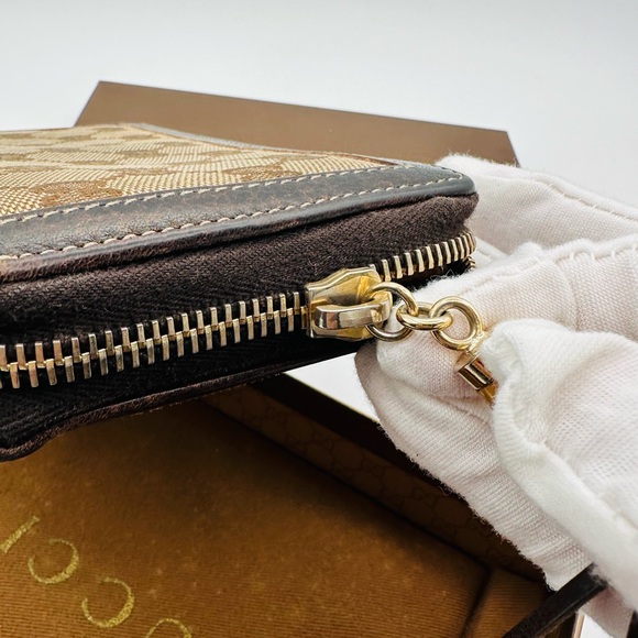 Gucci Beige and Dark Brown Wallet - Picture 9 of 10